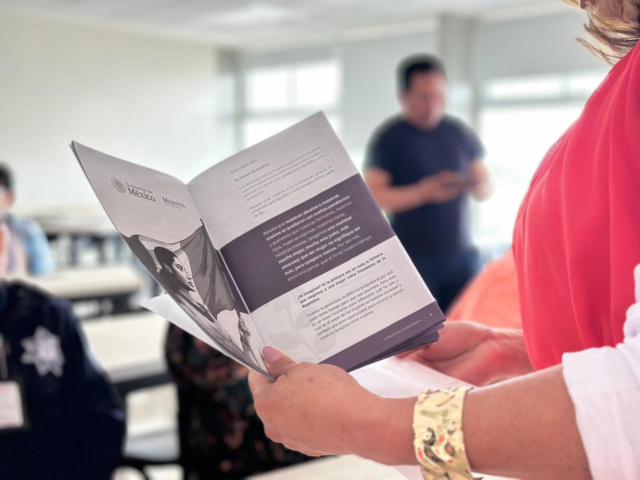 Fortalece IPMP confianza con entrega de Cartillas de Derechos de las Mujeres